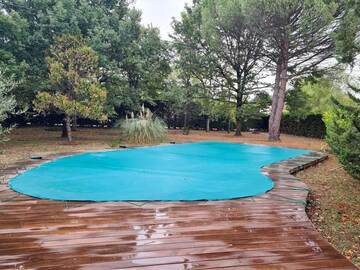 Bâche d'hiver pour piscine aux formes insolites