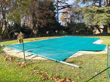 filet de protection pour une piscine hors gabarit