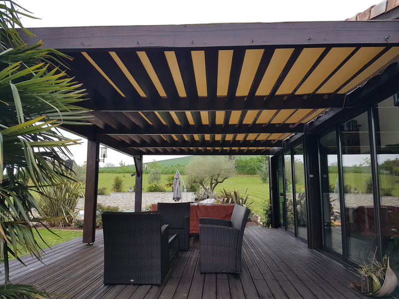 Bâche sur mesure pour pergola fixe existante à Toulouse Revel Store